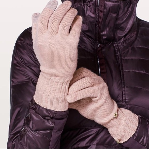 lululemon athletica Accessories - NWT MITP LULULEMON WOOL BE TOASTY GLOVES PINK